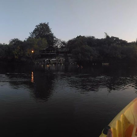 Caprivi Houseboat Safari Lodge Katima Mulilo ภายนอก รูปภาพ