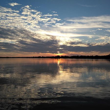 Caprivi Houseboat Safari Lodge Katima Mulilo ภายนอก รูปภาพ
