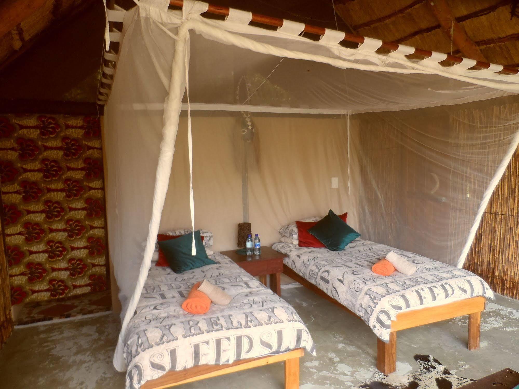 Caprivi Houseboat Safari Lodge Katima Mulilo ภายนอก รูปภาพ