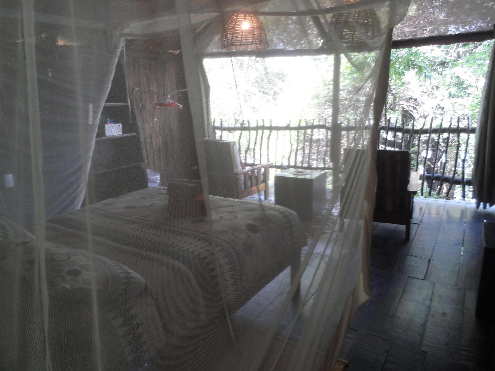 Caprivi Houseboat Safari Lodge Katima Mulilo ภายนอก รูปภาพ