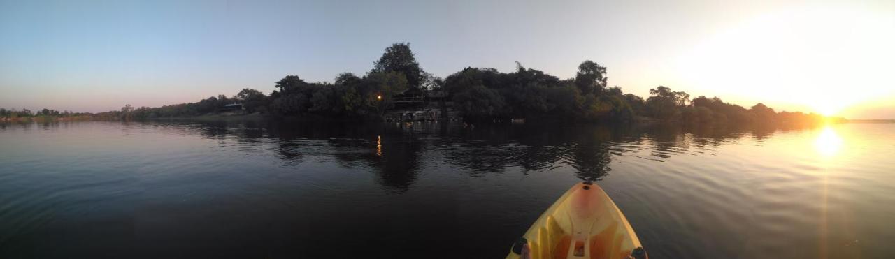Caprivi Houseboat Safari Lodge Katima Mulilo ภายนอก รูปภาพ