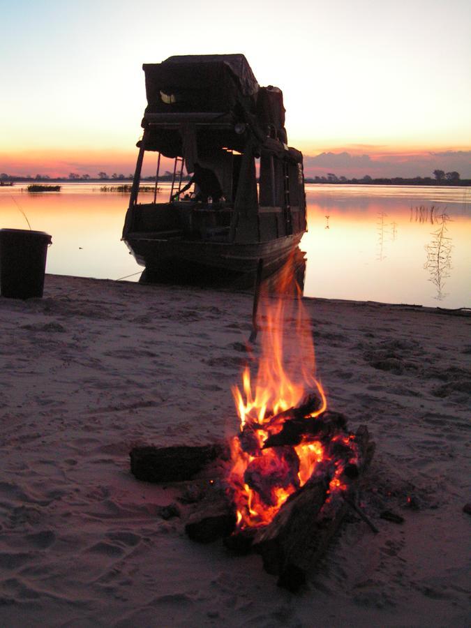 Caprivi Houseboat Safari Lodge Katima Mulilo ภายนอก รูปภาพ